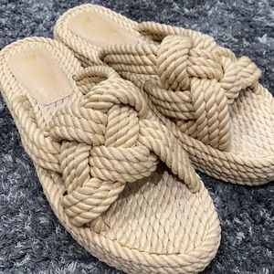 H&M BEIGE SLIDES